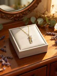 1pc Embracing Couple Pendant Necklace, Gold Lip Chain Necklace Suitable For Valentine's Day Wear For Men And Women