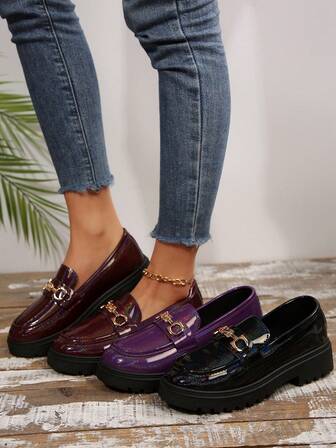 圆头厚底乐福鞋女款春秋新款英伦风百搭厚底黑色通勤皮鞋大码女士春秋防滑橡胶外底金链厚底皮鞋