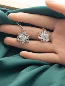 1 par de pendientes únicos de copo de nieve navideño, diseño delicado y de moda, adecuados para uso diario