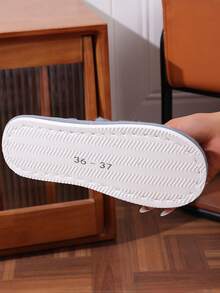 1 Pair Teenage Cat Design EVA Warm & Comfortable Indoor Slippers, Autumn/Winter