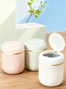 Light Luxury Press-Type Desktop Trash Can, Creative Small Coffee Table, Office, Living Room, Study With Lid Trash CanThe Small Desktop Trash Can Is Suitable For Homes, Offices, Kitchens, Dressing Table Tops, Bedrooms And BathroomsNot Only Is It Convenient For You To Use, But It Can Also Effectively Reduce The Spread Of Odors And Isolate Fruit Flies