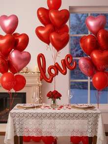 Conjunto com 24 balões gigantes vermelhos com a palavra "LOVE", ideais para decoração de festas de Dia dos Namorados. Disponíveis também em formato de coração nas cores vermelho e rosa (18 polegadas) e látex vermelho (10 polegadas). Perfeitos para presentes surpresa, decoração, pedidos de casamento, noivados, declarações de amor, aniversários e encontros românticos. - Multicolorido - Ver 6