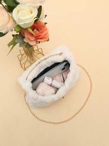毛绒材质斜跨包，女士新款时尚百搭链条单肩包，毛绒绒锁扣小方包 - 白色 - 查看 8