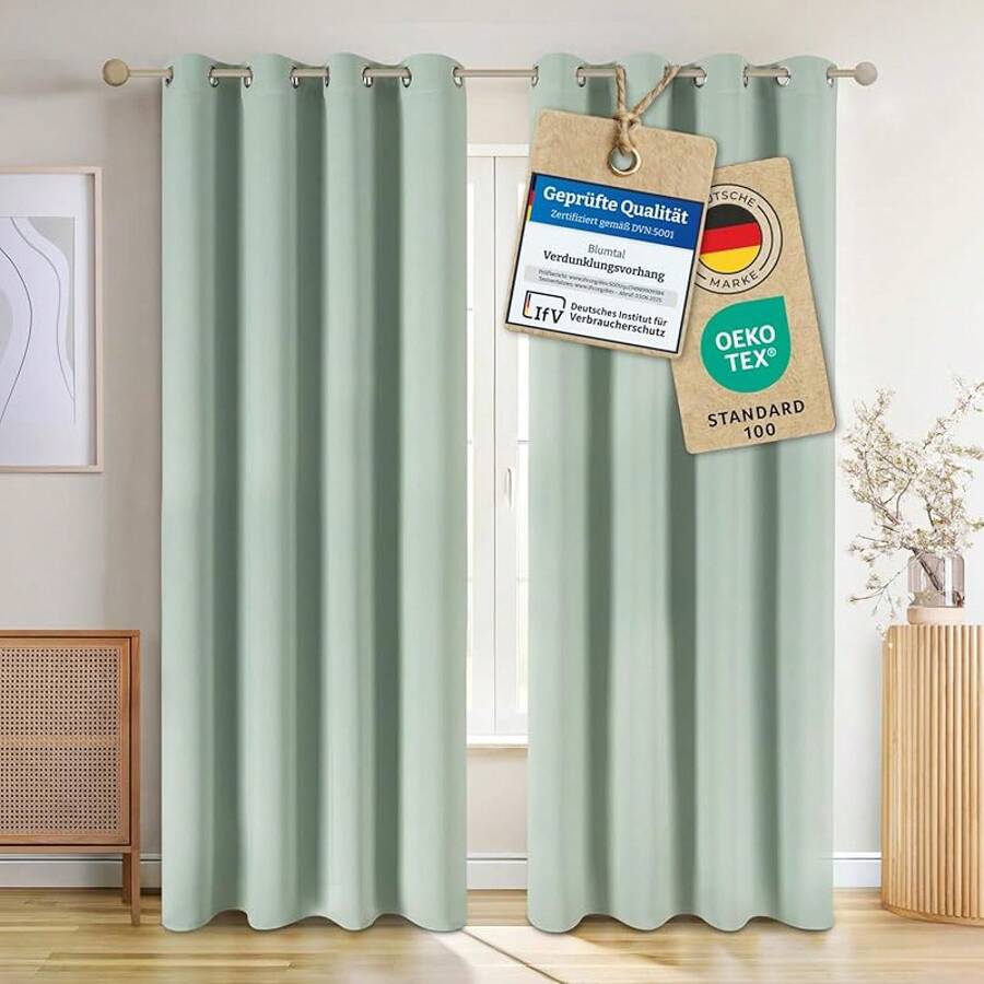 Blumtal Set Of 2 Blackout Curtains, Opaque, Elegant Curtains With Eyelets For Bedroom - 夏日綠 - 查看 1