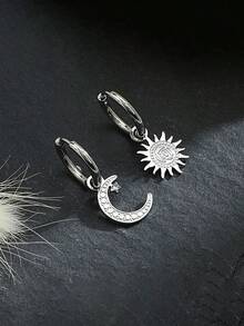 "1pc Silver Sun & Moon Pendant Earrings For Women – Gorgeous Stainless Steel Statement Jewelry With Celestial Design,  Fashion Dangle Earrings, Unique Daily & Party Accessory, Perfect Gift For Girlfriend, Wife, Mom, Friends & Astrology Lovers" - 銀色 - 查看 1