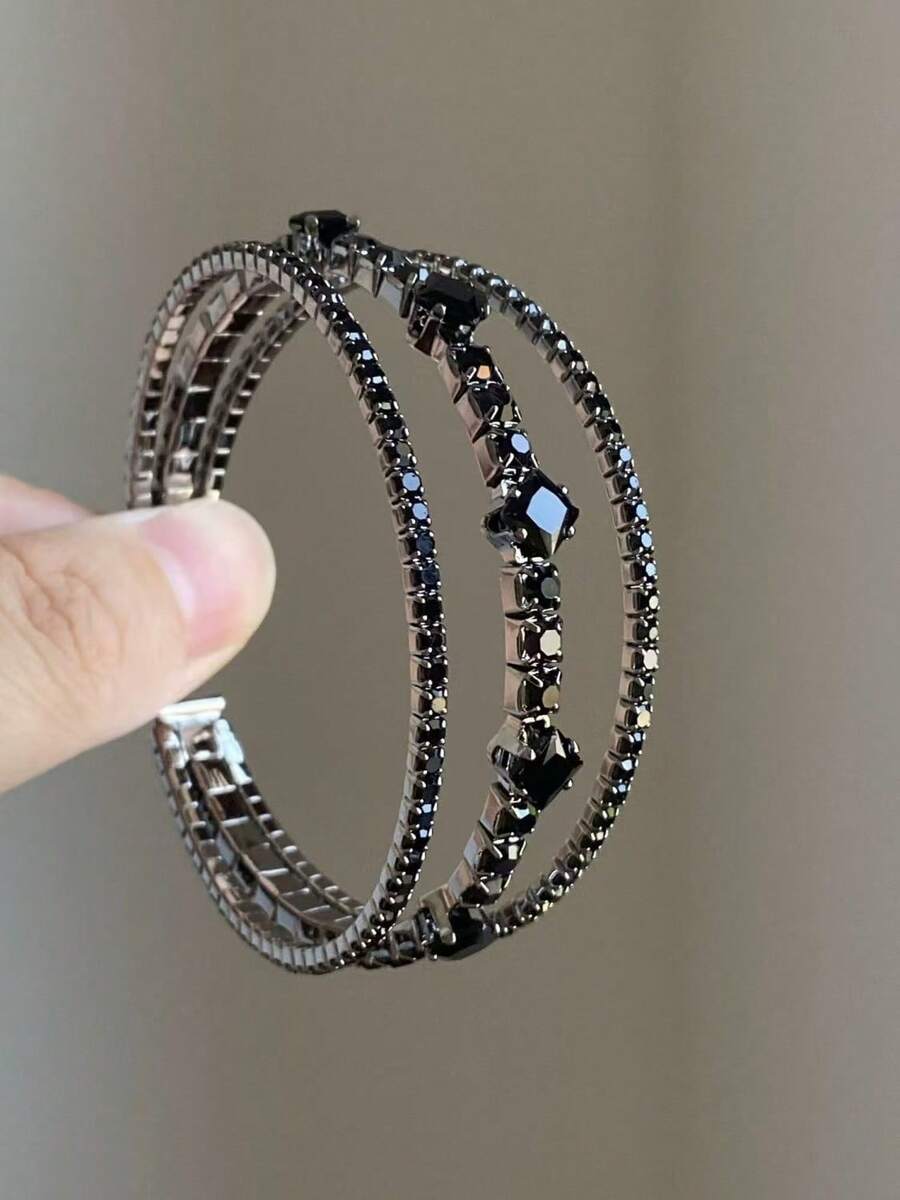 سوار أنيق أسود مرصع بالراين مرن، مناسب للنساء في أي مناسبة
