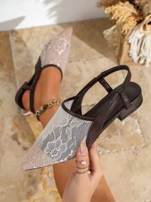 Mocasines planos versátiles y de moda con parche de malla de color albaricoque, correa marrón y cintura elástica