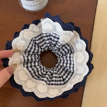 1个优雅蕾丝多层镂空花朵发圈，精致设计，用途广泛，适合日常佩戴，可作发绳、发圈、化妆马尾辫发饰、弹性发带、美妆家居发饰。