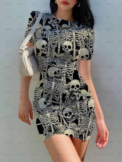 Vestido corto ajustado para dama unitalla 32 34 con estampado de calaveras coloridas y catrina floral ideal para Día de Muertos y Halloween, manga corta, mini vestido cómodo y femenino, prenda ligera de una sola pieza que estira ligeramente, no se transparenta, no se despinta al lavar, perfecto para fiesta temática, disfraces, reuniones, salidas nocturnas o uso casual, diseño llamativo que realza la silueta y combina con accesorios para un look único y original