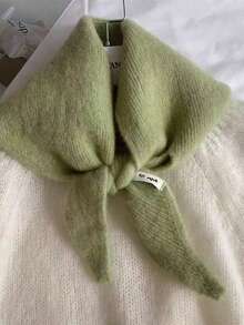 Écharpe triangulaire douce comme de la laine de mouton pour femmes avec col en fausse fourrure - Étole d'hiver chaude en gris clair/foncé, blanc, rouge, noir | Accessoire élégant et polyvalent non extensible pour tenues décontractées et habillées | Lavage à la main, entretien facile, mini écharpe pour femmes, grande écharpe pour femmes de haute qualité, écharpe pour femmes, écharpe, écharpe en fourrure, vêtement pour temps froid, étole , tissu léger, accessoire décoratif pour le cou, tenue de bureau pour robe - Multicolore - Voir 9