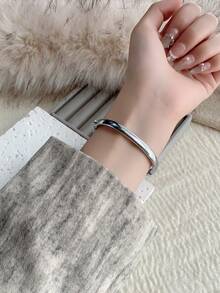 1pc Women's Elegant Oval Design Green Dial Silver & Gold Tone Fashion Casual Watch Bracelet Style - Silver - View 6