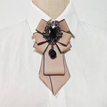 Nơ cài áo, trâm cài, cà vạt bướm và hoa cài áo thời trang cao cấp dành cho cả bé trai và bé gái. Có dây chun giúp dễ dàng đeo và tháo. Phù hợp cho chú rể và phù rể, phù hợp mặc trong các buổi tiệc và hộp đêm, cũng như để phối đồ hàng ngày. - cà vạt - Xem 20