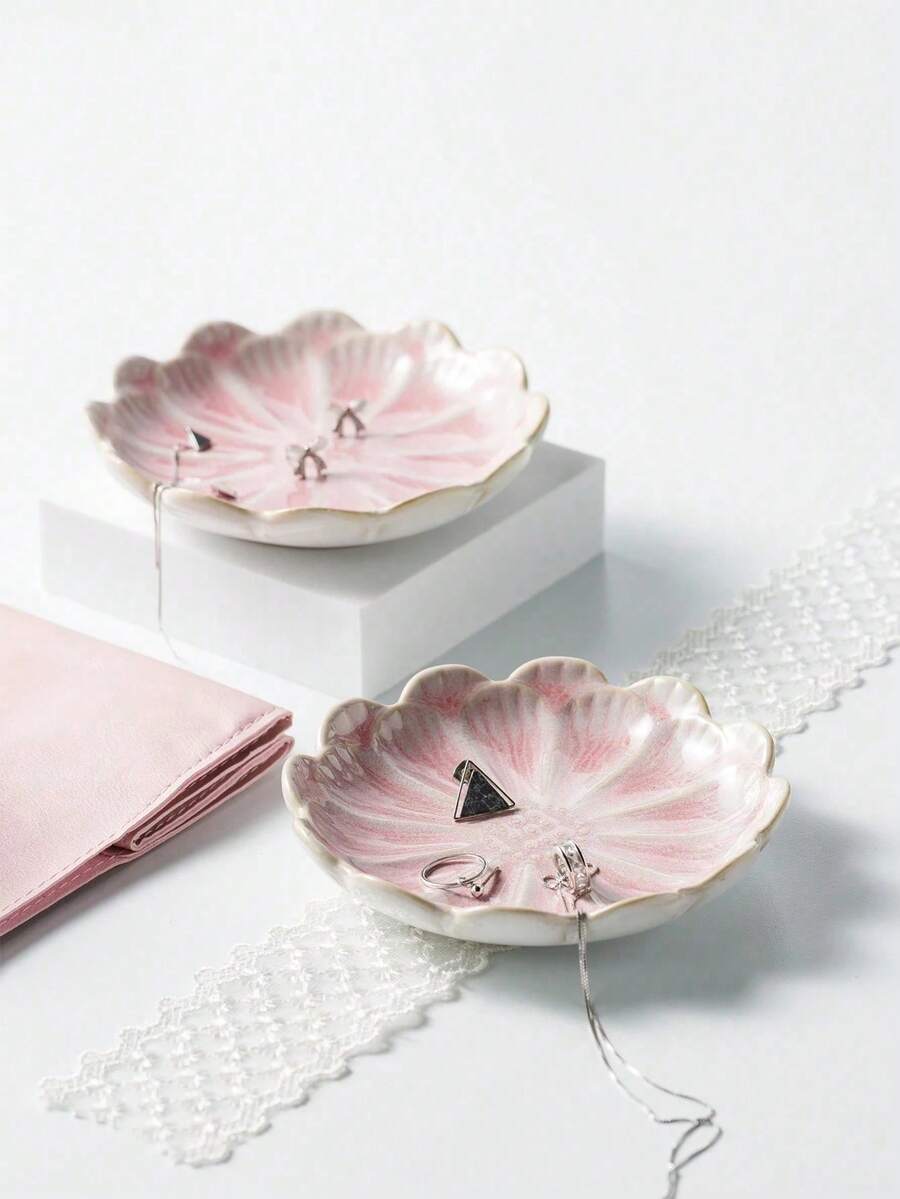1pc 4.45-Inch Ceramic Flower Petal Jewelry Tray Holder, Storage Dish For Necklaces, Nordic Creative Reactive Glaze Japanese Style High-End Elegant Gradient Lotus Flower Shaped Flat Dish, Suitable For Hotels, Jewelry Stores, Restaurants, Offices, Exhibitions, Kitchens, Living Rooms, Bathrooms, Home Decor, Jewelry, Hair Accessories, Daily Items, Fragrance, Back To School.