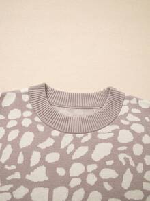 Acelitt 冬季女式灰色豹纹斑点图案罗纹边露肩毛衣，适合日常休闲宽松穿着