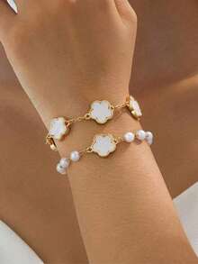 2pcs Classic White & Black Clover Bracelets, Fashionable, Elegant, Vintage, Suitable For Daily, Commute, Parties, Gifts For Friends. The Black One Has A Protective Layer That Can Be Peeled Off Before Wearing. - Multicolor - View 4