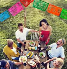 TexMex Fun Stuff - Decoraciones para Fiestas Mexicanas, Papel Picado, Lucha Libre, Banderines de Plástico, 10 Paneles Grandes, 16 Pies de Largo - Rojo, azul, amarillo - Ver 9