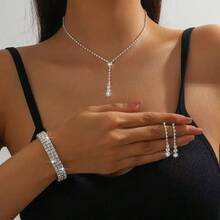 Rhinestone Jewelry Set Bling Necklace Earrings Bracelets Set For Women Evening Clutch Party Bridal Purse Elegant Silver Sparkling Glitter Flap Envelope Bag Women's Handheld Evening Metal Chain Bag Handbag Crossbody Purse Wedding Party Bag For Women And Girls