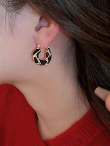 1 Pair Vintage French Elegant Versatile Luxurious High-End Fashionable Niche Personalized Circle Earrings, Essential For Women's Autumn/Winter Outfits - Multicolor - View 3