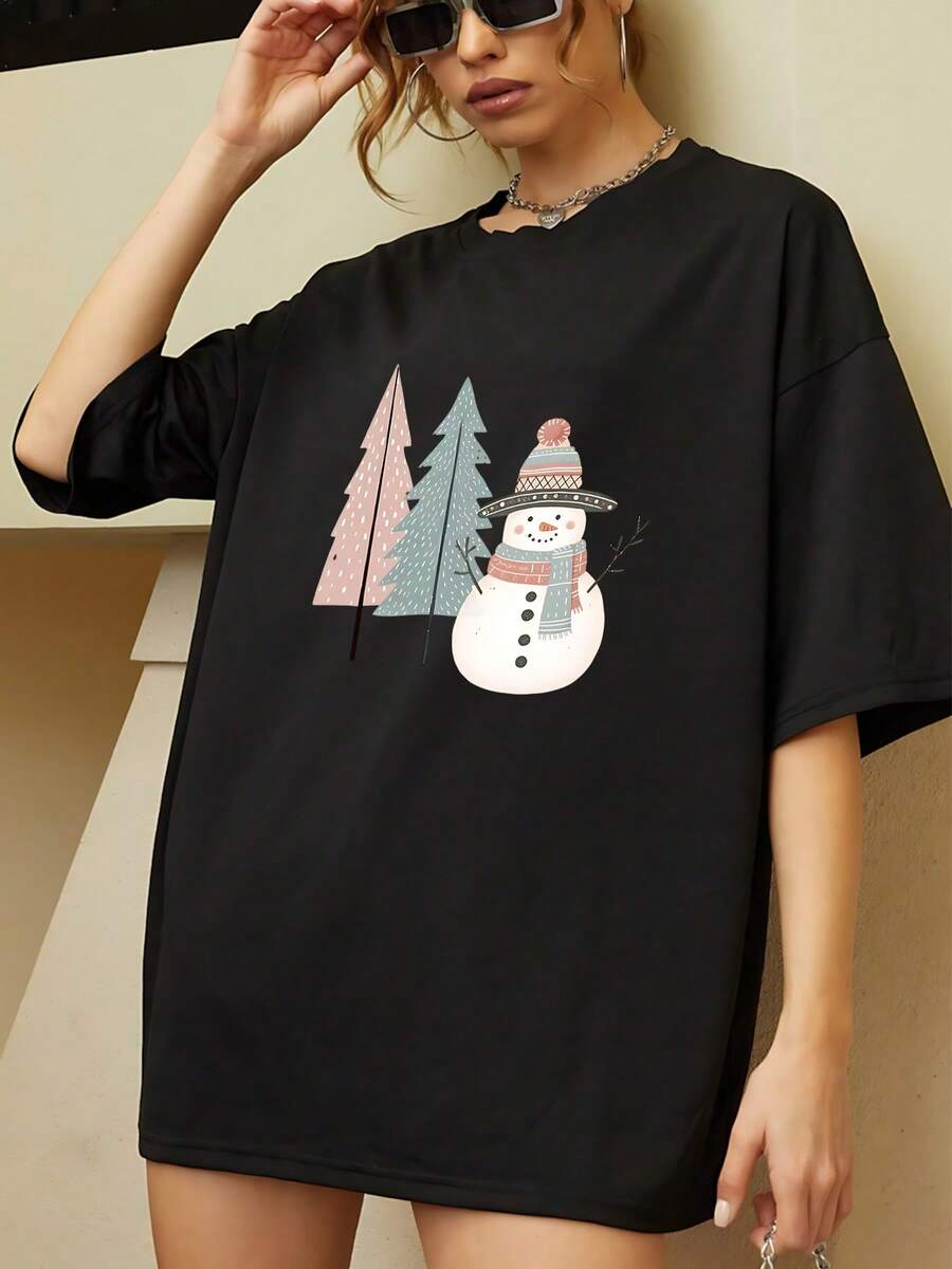 Camiseta con estampado de muñeco de nieve caprichoso y bosque perenne para mujer, camiseta de manga corta cómoda y suave para celebraciones festivas. - Negro - Ver 1