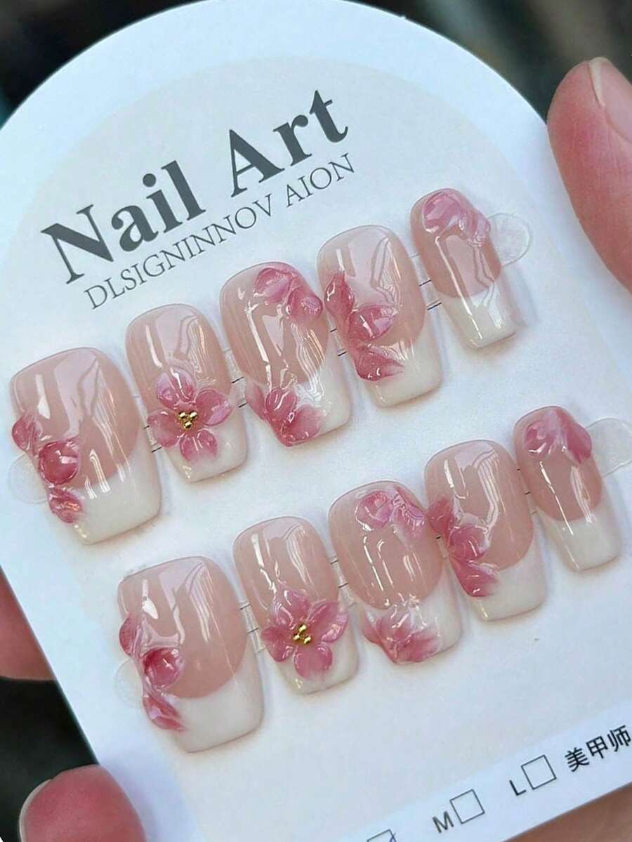 10 szt. naklejek na paznokcie w stylu francuskim dla dziewcząt z różowym wzorem kwiatowym, ręcznie robione, pełne pokrycie, kwadratowe wzory francuskie, średniej długości, trójwymiarowy, ręcznie malowany wzór rzeźbienia kwiatów, jasny i błyszczący, różowo-biały, w kształcie dzioba kaczki, ekskluzywny, minimalistyczny, wakacyjny styl, trójwymiarowe rzeźbienie, eleganckie zdobienie paznokci
