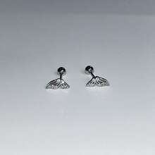 2 piezas Pendientes de cartílago de oreja con mariposa simétrica hueca de circonita, con rosca