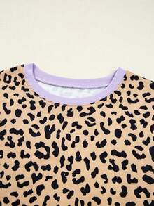 Acelitt 秋季女款紫色条纹拼接豹纹撞色宽松蝙蝠袖圆领休闲卫衣。如果您喜欢拼接款式，可以选择小一码。 - 彩色 - 查看 6