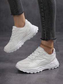 Novos Tênis Brancos Femininos Plataforma Tênis Esportivos Femininos Moda Confortável Couro PU Ventilação Cadarço Tênis Chunky