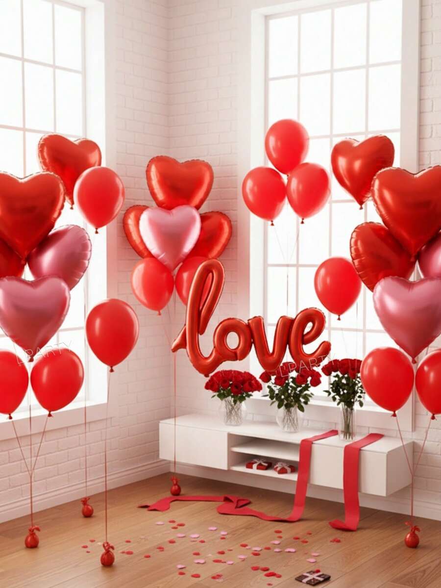 Conjunto com 24 balões gigantes vermelhos com a palavra "LOVE", ideais para decoração de festas de Dia dos Namorados. Disponíveis também em formato de coração nas cores vermelho e rosa (18 polegadas) e látex vermelho (10 polegadas). Perfeitos para presentes surpresa, decoração, pedidos de casamento, noivados, declarações de amor, aniversários e encontros românticos. - Multicolorido - Ver 1
