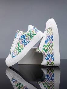 Unisex Graffiti Lace-Up Skateboard Shoes, Versatile Casual Fashion Sneakers For Couples, Suitable For All Seasons