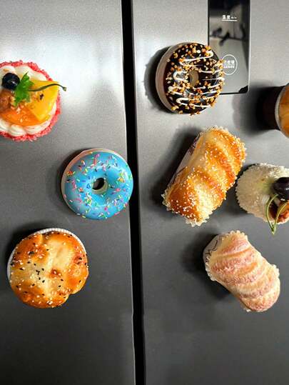 1 pieza Imán de nevera de pastel 3D realista, imanes de nevera de donas artificiales realistas, modelo de simulación de alimentos, formas de postres surtidos, pegatina magnética de pan de espuma de PU, adorno decorativo, decoración de cocina divertida, para decoración del hogar, decoraciones de fiesta, props de fotografía, decoración de oficina y nevera