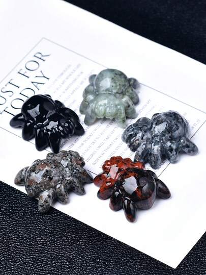 CUPIDCRYSTAL Exquisite Natural Crystal Carving Spider Unique Design, Healing Crystal, Stones Containing Energy, Energy Healing Meditation Stone, Perfect For Home Decor & Gift Giving, For Pocket Decoration, For Holiday Gift, From The Brand CUPIDCRYSTAL