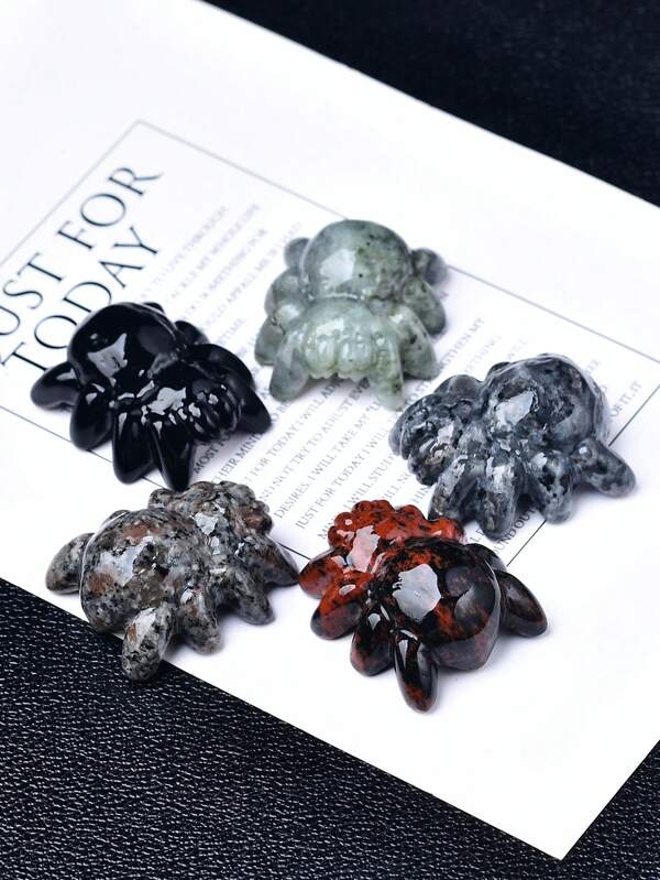 CUPIDCRYSTAL Exquisite Natural Crystal Carving Spider Unique Design, Healing Crystal, Stones Containing Energy, Energy Healing Meditation Stone, Perfect For Home Decor & Gift Giving, For Pocket Decoration, For Holiday Gift, From The Brand CUPIDCRYSTAL