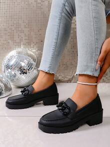 2025 Nuovi mocassini con suola spessa e tacco chunky, scarpe da donna piatte versatili e alla moda con punta tonda, scarpe casual comode slip-on con decorazione a farfalla