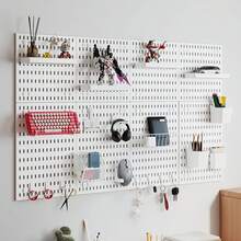Kit de Organizador de Pared Combinado de Tablero de Clavijas: Paneles Colgantes Modulares, Instalación Sin Perforaciones, para Exhibición en la Pared de la Sala de Manualidades - Ganchos de arco blanco - Ver 3
