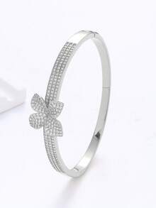 سوار فاخر من النحاس المطعم بالنقوش الدقيقة على الطراز القديم