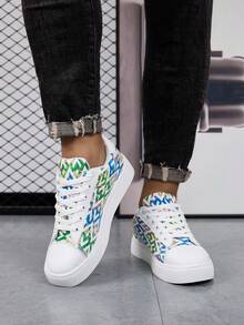 Unisex Graffiti Lace-Up Skateboard Shoes, Versatile Casual Fashion Sneakers For Couples, Suitable For All Seasons