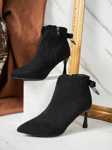 Botas de mujer de tacón de aguja de punta fina multiusos para otoño/invierno, color negro, adecuadas para negocios, fiestas, vacaciones, bodas, festivales de música, con cremallera lateral, decoración de lazo, diseño con brillo, versátiles y elegantes botines para dama - Negro - Ver 6