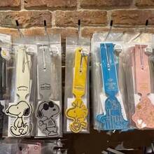 SNOOPY 1 件史努比儿童行李牌动漫人物可爱创意旅行登机牌行李牌吊牌标志装饰礼物圣诞袜填充物、圣诞礼物、圣诞节、圣诞装饰（款式随机） - 彩色 - 查看 2