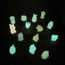 50个迷你夜光动物摆件，惊喜独立包装，ABS材质发光动物和蘑菇雕像，适用于水族箱、玩具屋、仙女花园装饰、家居装饰、神秘礼品袋、派对小礼物