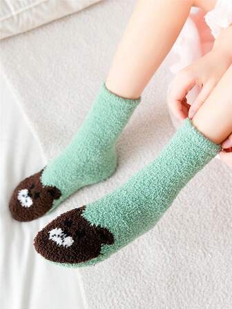 1双大童舒适纯色温暖柔软毛茸茸可爱猫咪舒适蓬松短筒长袜