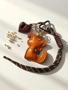 1个手工可爱钥匙扣，卡通猫流苏设计钥匙扣，3D心形吊坠PU皮革钥匙扣 - 卡通长方形包包装饰趣味设计，适用于背包、斜挎包、单肩包、钥匙扣、汽车配件、女士时尚配饰以及圣诞节/情人节礼物。 - 彩色 - 查看 9