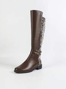 Bottes hautes femme à la mode marron motif peau de serpent, talon épais, décoration boucle métallique, fermeture éclair latérale, bottes hautes polyvalentes pour l'automne/l'hiver, bout rond, décontracté, soirée, vacances