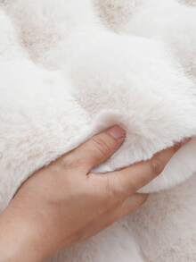 1 Stück weicher, flauschiger, einfarbiger Teppich, kuschelige Plüschdecke, minimalistisch elegant, geeignet für Sofakissen, Stuhlsitz, bequemer Teppich neben dem Bett, Heimdekoration für Wohnzimmer und Schlafzimmer, bester Winterheimdekorteppich, einsetzbar für Wohnzimmer, Schlafzimmer, Bettkante, Sofa, Schrank, Küche