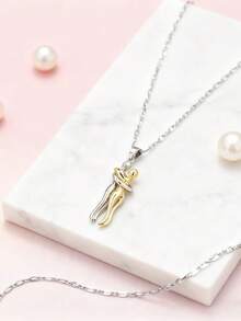1pc Embracing Couple Pendant Necklace, Gold Lip Chain Necklace Suitable For Valentine's Day Wear For Men And Women