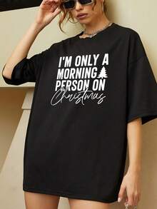 Camiseta con estampado de árbol de Navidad para mujer. "Soy solo una persona mañanera en Navidad". Bonita camiseta navideña con gráficos festivos, top informal de verano de manga corta, prenda festiva para mujer, cómoda y suave camiseta de mezcla de algodón. - Negro - Ver 1
