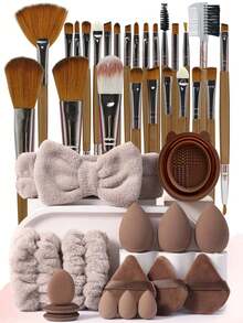 41件套奢华化妆刷套装，含便携化妆包、专业化妆刷和海绵，轻松打造精致妆容。套装包含：25支化妆刷、3个化妆海绵、3个迷你化妆海绵、3个三角粉扑、3个迷你气垫粉扑、1个发箍、2个刷架和1个刷子清洁工具。化妆刷套装，混合化妆工具，包含散粉刷、腮红刷、高光刷、眼影刷等，刷具齐全，化妆刷套装，完整化妆工具包。 - 咖啡棕 - 查看 10