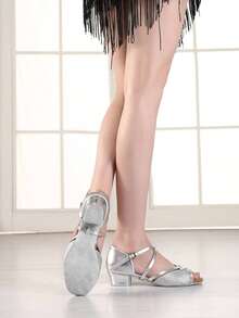 女童拉丁舞鞋低跟软底舞蹈凉鞋女童交谊舞练习鞋 - 銀色 - 查看 4