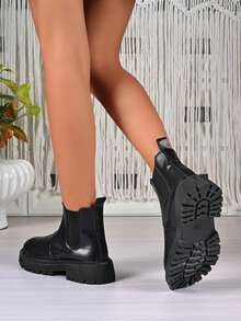 Stivali Chelsea con suola spessa alla moda e minimalista per donna, nuovi stivali corti con punta tonda e slip-on, adatti per l'uso quotidiano in tutte le stagioni, stivali da motociclista