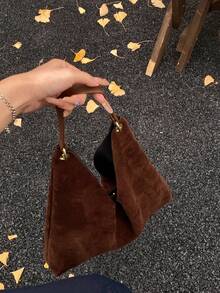 New Women's Large-Capacity Fashion Retro Velvet Bucket Bag, And Unique Design Tote Bag, Suitable For Shopping, Commuting And Work