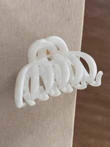 1pc Women's Claw-Shaped Polycarbonate Hair Clip, Suitable For Women, Suitable For Buns And French Curls, Gold Hair Accessory Clip, Hair Claw Clip, Hair Clip, Claw Hair Clip, Autumn/Winter Women's Holiday Outfit Hair Accessory Winter Hair Clutch